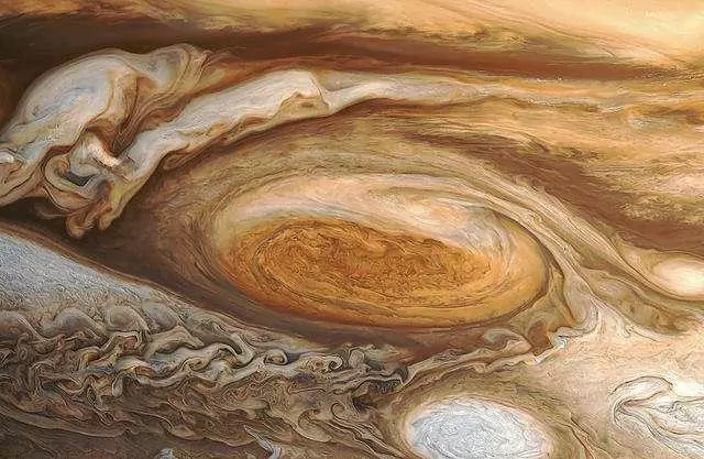 巨型木星每天吹刮著50級颶風,科學家發現太陽系最大行星的奧妙