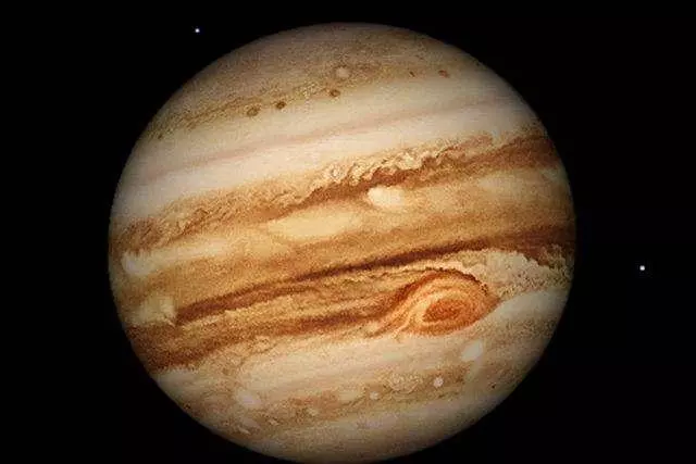巨型木星每天吹刮著50級颶風,科學家發現太陽系最大行星的奧妙
