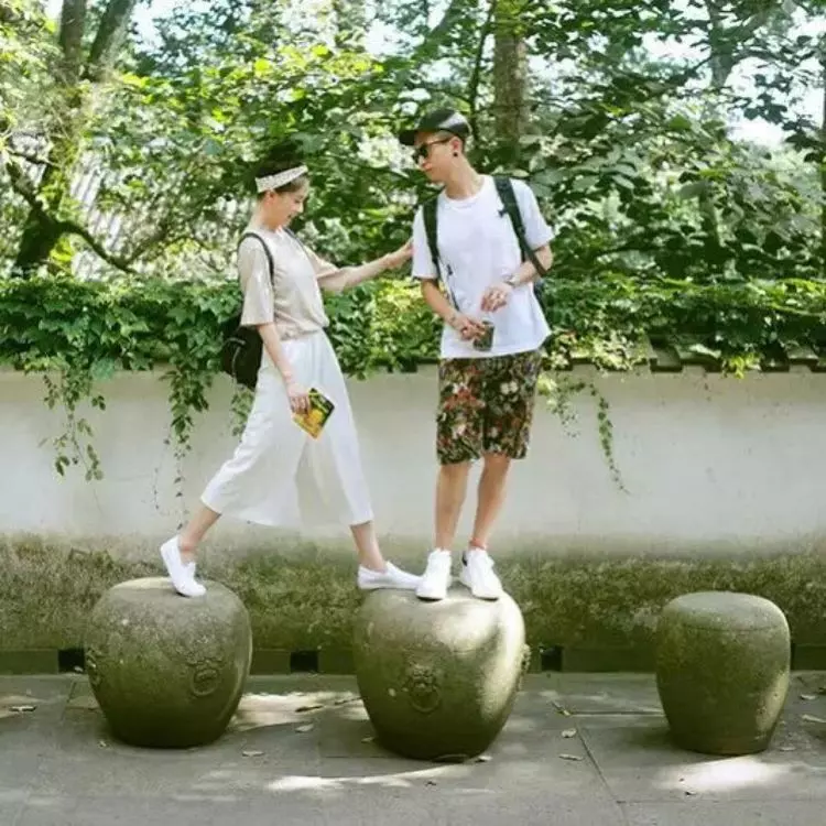 媽出錢付首付,房產證沒女兒名字,婚禮上媽媽的話讓婆婆臉面無存