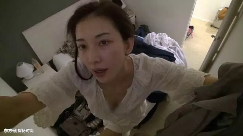 林志玲素顏照片被爆出,身穿睡衣有亮點,網友:五官精緻!