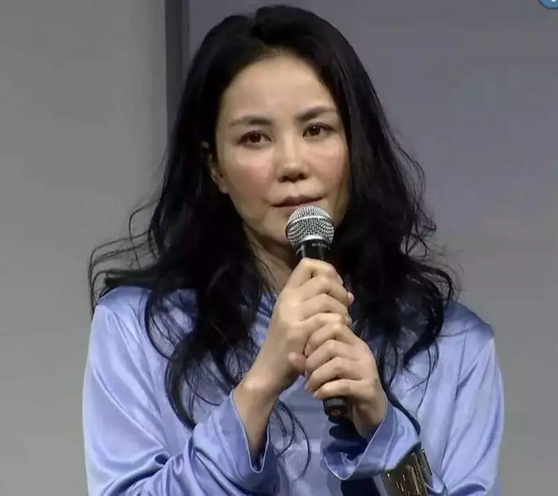 王菲終於說出謝霆鋒離婚6年不願見張柏芝的原因,7個字一針見血!