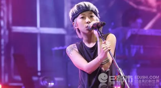 王菲終於說出謝霆鋒離婚6年不願見張柏芝的原因,7個字一針見血!