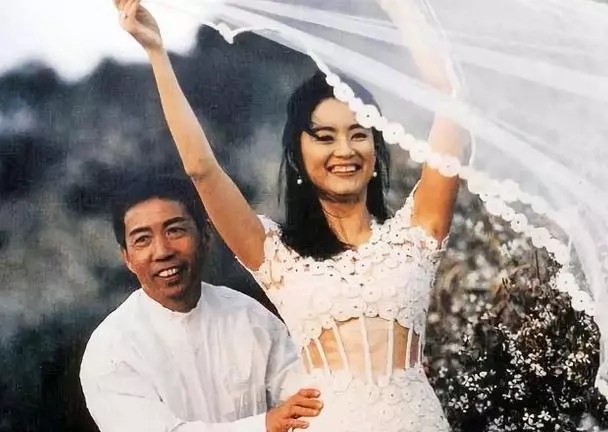64嵗林青霞與丈夫結束24年婚姻後,小三上位成功?原因竟只有兩個字!