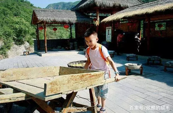 去辦理離婚手續,工作人員一直拍我手,抬頭一看,決定不離了