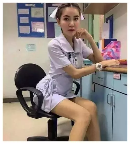 泰國女護士因長相太美被辭退,宅男們稱願為她裝病一年!