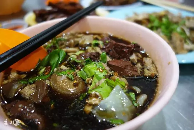 夫妻離婚前吃散夥飯,妻子說出藏在心中十年的秘密,老公淚如雨下