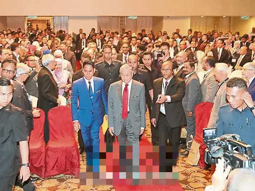 馬哈迪:前朝偷竊金錢派糖果 養成人民依賴政府