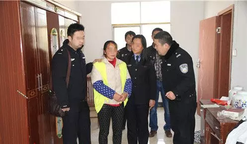 婆婆住院,兒媳一天送十回飯,婆家人阻攔時摸到飯盒,報了警