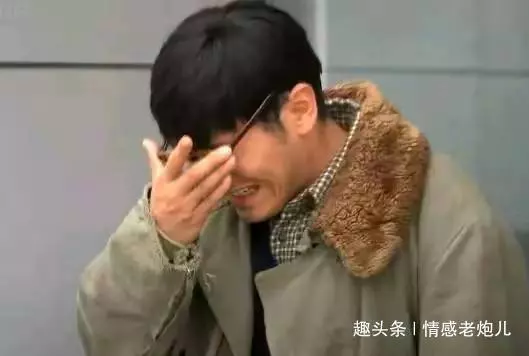 妻子去非洲打工,把兒子委託給妹妹,5年後回家,推開門她傻住