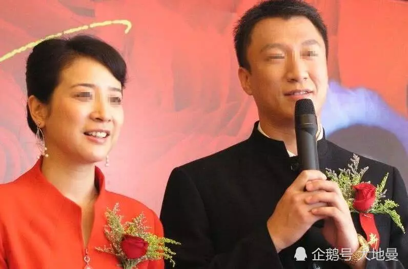 前夫再婚我參加婚禮,他指著我的肚子,我笑出聲,新娘臉色都變了