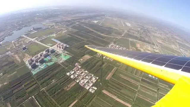 又一款飛機首飛成功,幾乎可以「永不著陸」,俄網友:又落後中國