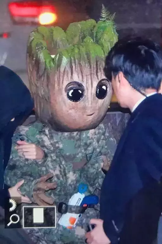 去年為扮鋼鐵俠花光存款的朴燦烈,今年缺席了SM萬聖節派對