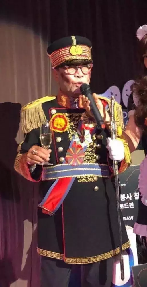 去年為扮鋼鐵俠花光存款的朴燦烈,今年缺席了SM萬聖節派對