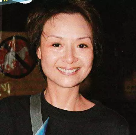 波霸女神葉子楣近照曝光,為胸部投保200萬,如今53歲風采依舊!
