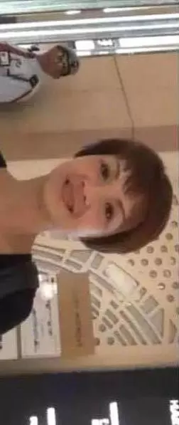 波霸女神葉子楣近照曝光,為胸部投保200萬,如今53歲風采依舊!