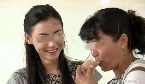 婆婆帶著小叔子來吃飯,我買完菜回家,門口聽到對話,趕他們離開