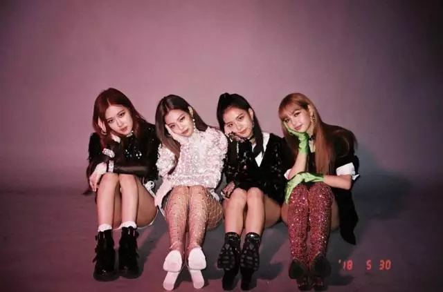 同為公司主推,TWICE與BLACKPINK,誰會走得更遠?