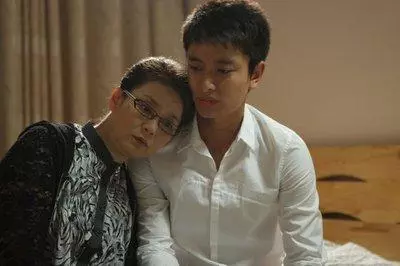 婆婆說我懷的是女兒,讓我回娘家坐月子,我的一番話讓她羞愧大哭