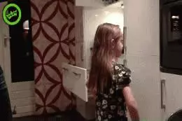 原本想給女兒梳個美美的髮型,不小心用力太猛,孩子就……禿了