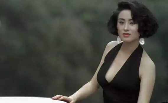張敏的19歲,29歲,30歲,40歲,50歲,哪個時候驚艷到了你?