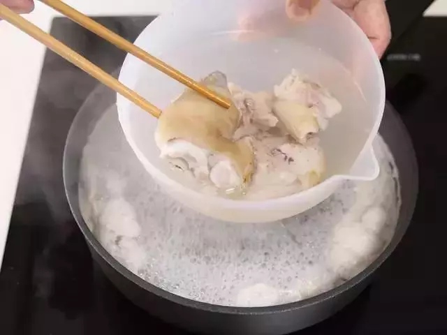 一隻豬蹄的極致誘惑!滿滿的膠原蛋白,做法真妙