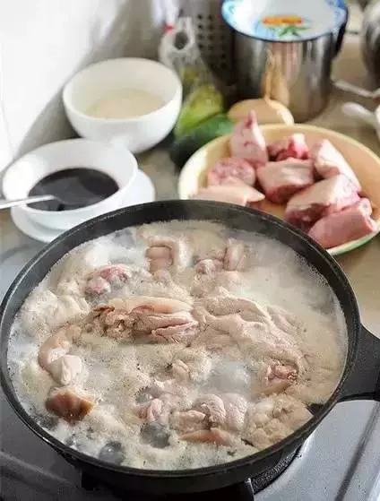 一隻豬蹄的極致誘惑!滿滿的膠原蛋白,做法真妙