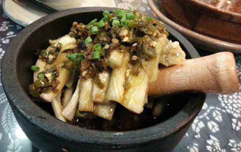 茄子新做法,不炒不燉,10分鐘做一盤,吃過一次忘不掉