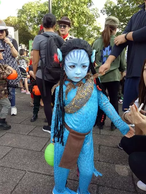 台灣爸媽超會過萬聖節 珍奶、星巴克、鬼修女…全網跪:大家都很拼