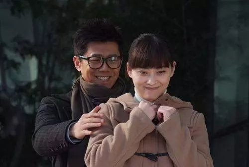 老公去世後,女子嫁初戀,三年後她得癌症,初戀掀開床墊後她蒙了