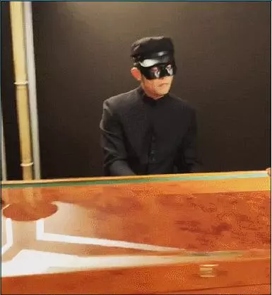 周杰倫是瘋了嗎?萬聖節引日本街頭暴動,懟粉邋遢放飛自我