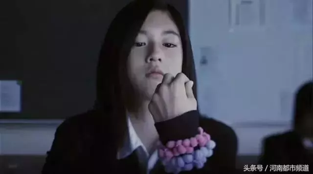 「比我漂亮的都得死!」13歲少女殺害閨蜜,兒童犯罪究竟罪在誰?