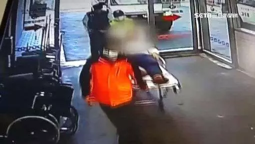 騎士撞拖板車亡 目擊者供詞不一