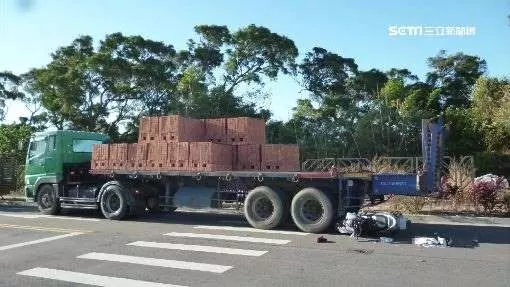 騎士撞拖板車亡 目擊者供詞不一