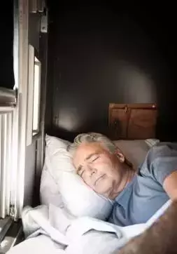 在加拿大乘火車,臥鋪居然是這個畫風