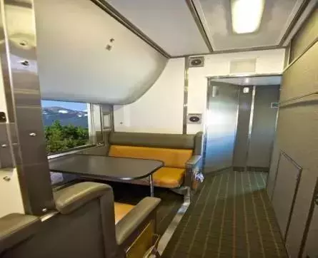 在加拿大乘火車,臥鋪居然是這個畫風