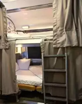 在加拿大乘火車,臥鋪居然是這個畫風