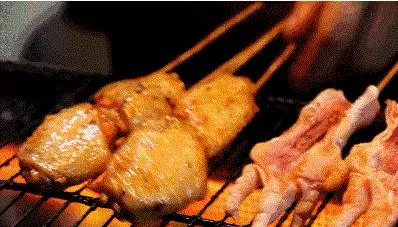 這個老外直播吃中國美食,在YouTube上點擊量過百萬!