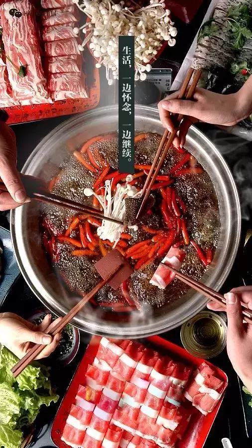 這個老外直播吃中國美食,在YouTube上點擊量過百萬!