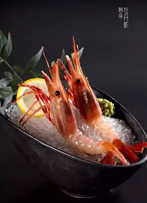 這個老外直播吃中國美食,在YouTube上點擊量過百萬!