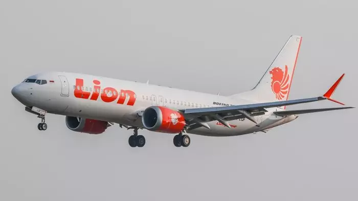 Lion Air JT-610班機前一晚就已經在起飛後無端墜落400英尺!! 乘客:整架機像過山車一樣起飛,維持約5分鐘