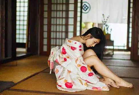女人對你常表現出這3個表情,說明她已經想離開你了