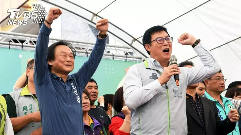 對姚文智信心哪裡來?王世堅當場尷尬 網友笑翻:豬隊友