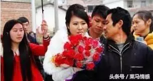 生下兒子婆婆送來三千,讓媽伺候月子,回婆家推開門後,我落淚了