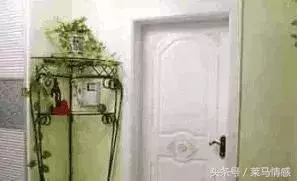 每隔一段時間婆婆就逼我回娘家,一次我躲在柜子里,發現了真相