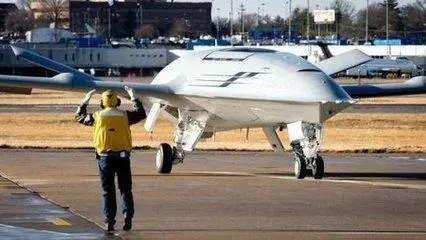 偵察一體機翼可摺疊,中國首款艦載無人機曝光!國產航母再添利器