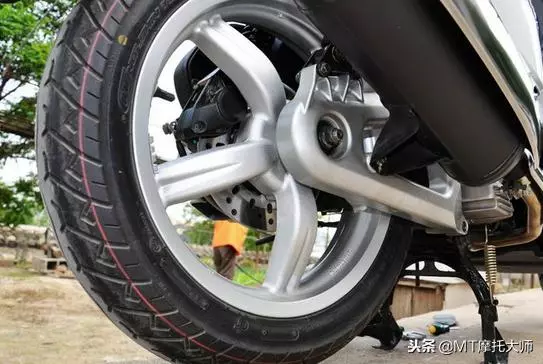 經典運動踏板,聖甲蟲200,搭配電噴動力,實測極速130Km/h以上!