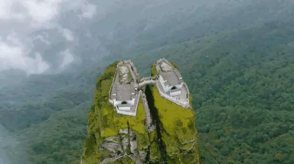 貴州:梵凈山歷經了14億年,是世界遺產,唯一保存完好的原始綠洲