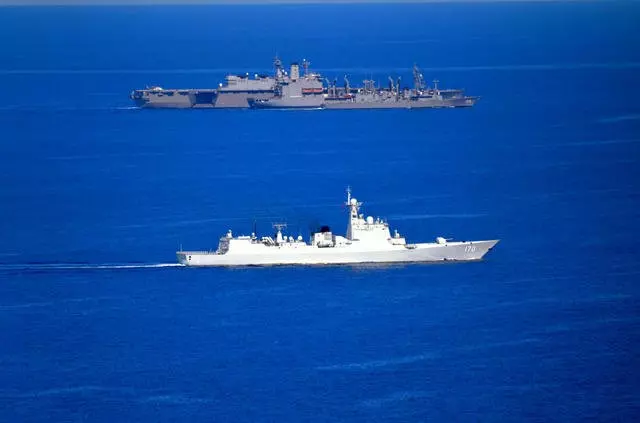 Good Morning,中國海軍南海問候日本海自