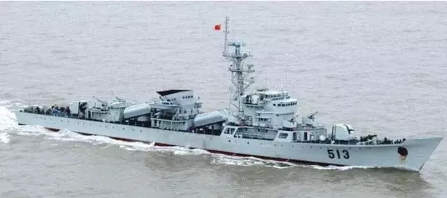 此艦一次可齊射250枚火箭彈,射程可達22公里,中國僅有一艘