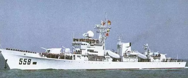 此艦一次可齊射250枚火箭彈,射程可達22公里,中國僅有一艘